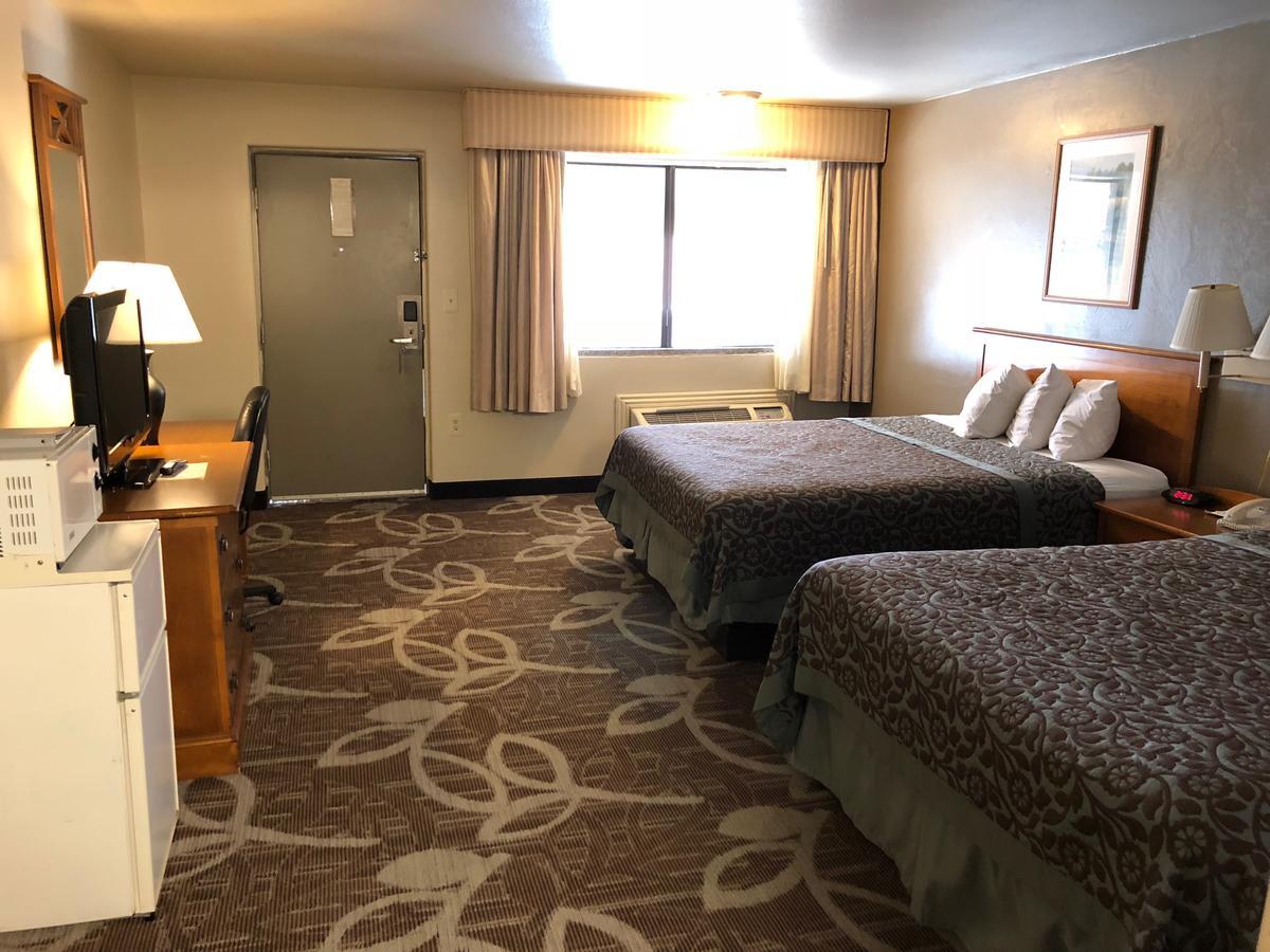 Days Inn By Wyndham Provo Eksteriør bilde