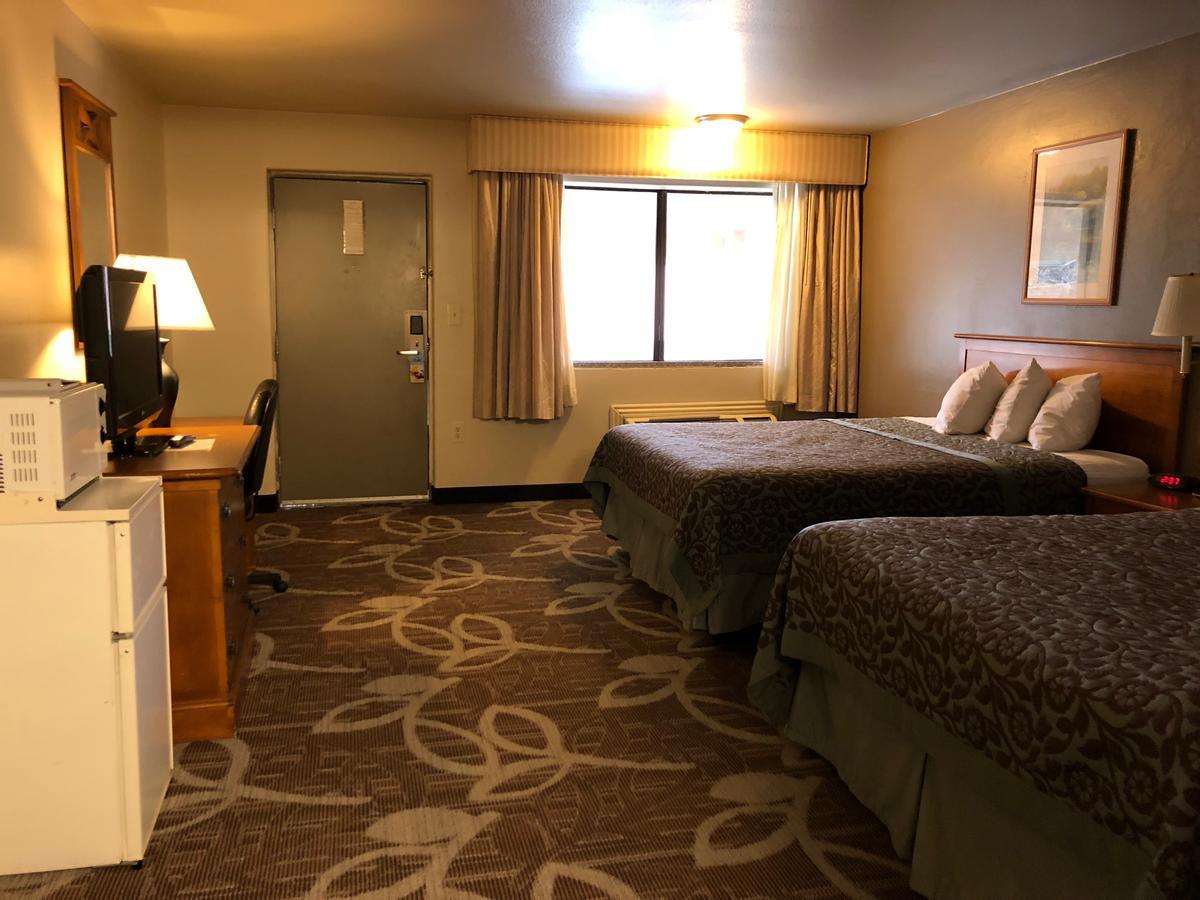 Days Inn By Wyndham Provo Eksteriør bilde